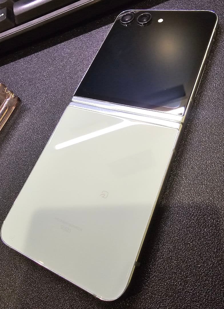 【格安】Galaxy Z flip5 国内版SIMフリー バッテリー良好