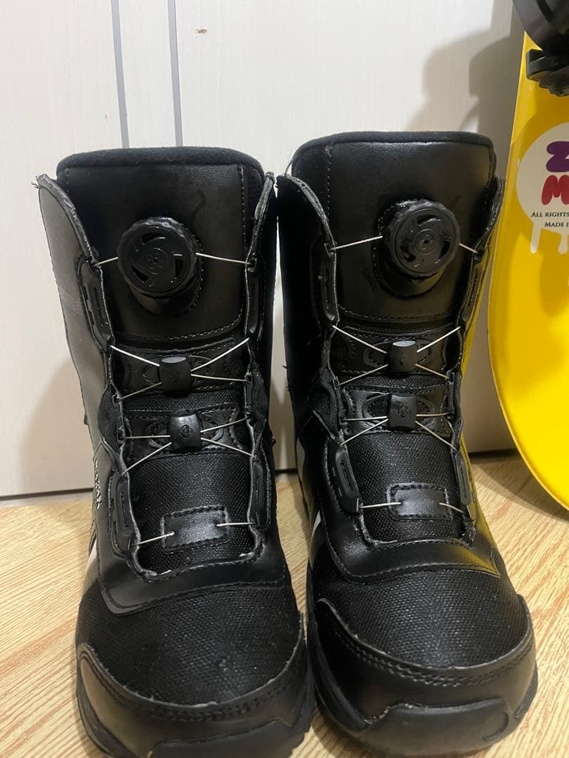 キッズ、小学生！転びにくく安全に滑れる！ZUMA ダイヤルブーツセット！