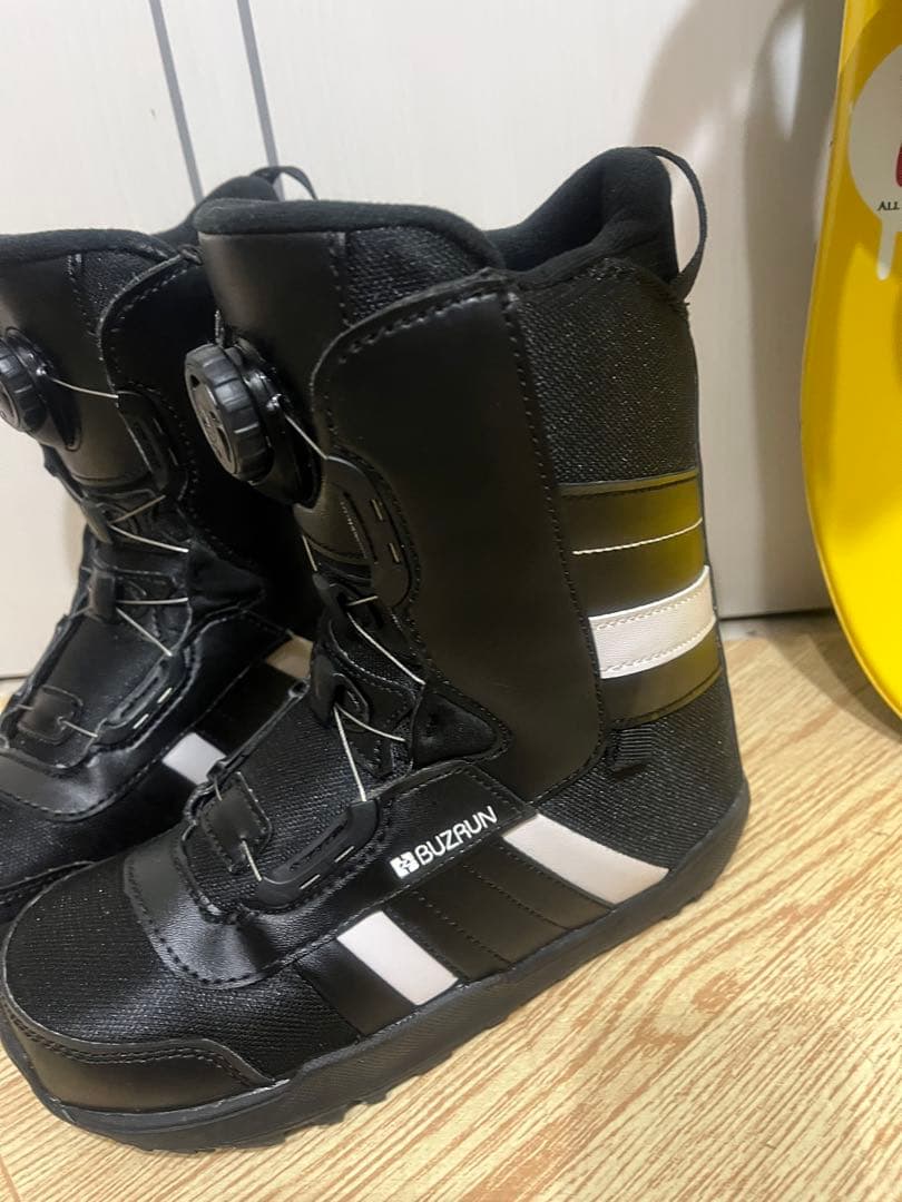 キッズ、小学生！転びにくく安全に滑れる！ZUMA ダイヤルブーツセット！