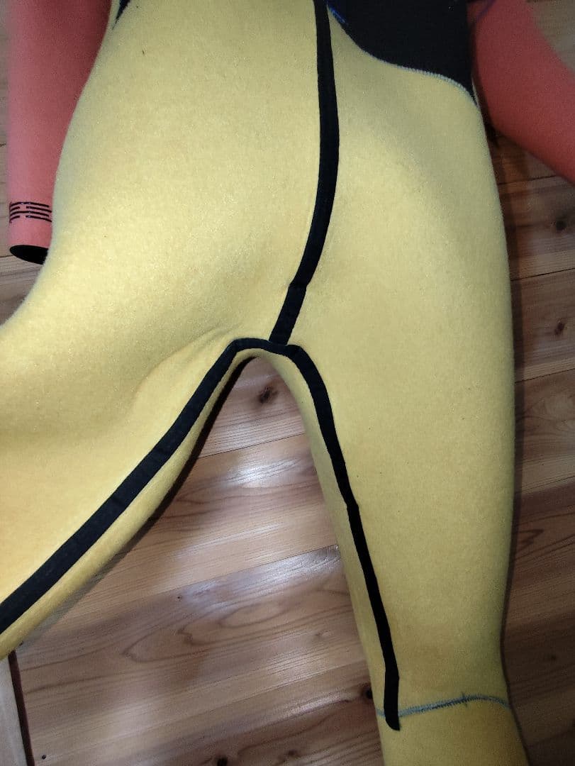 Hurley 4/3mm セミドライスーツ バックジップ　防水ジップ