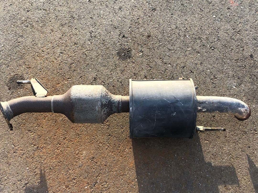 トヨタ SANGO マフラー 触媒