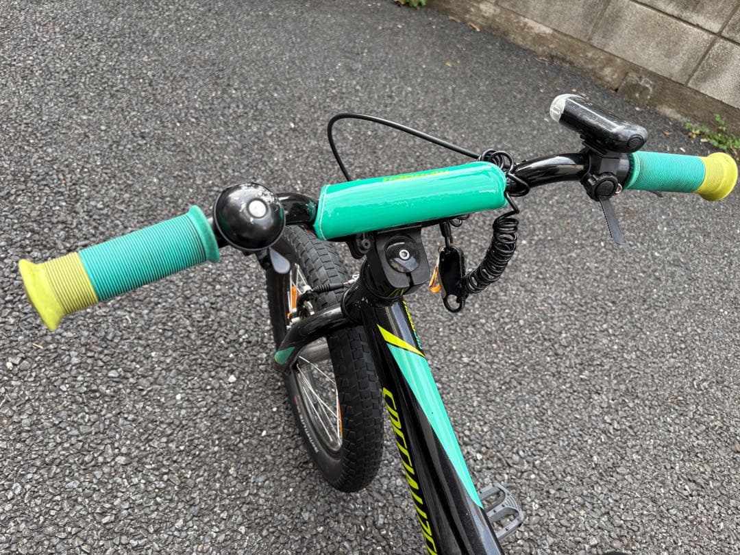 R*J様 鍵とライト前後のおまけ付き！Specialized 子供用自転車 16