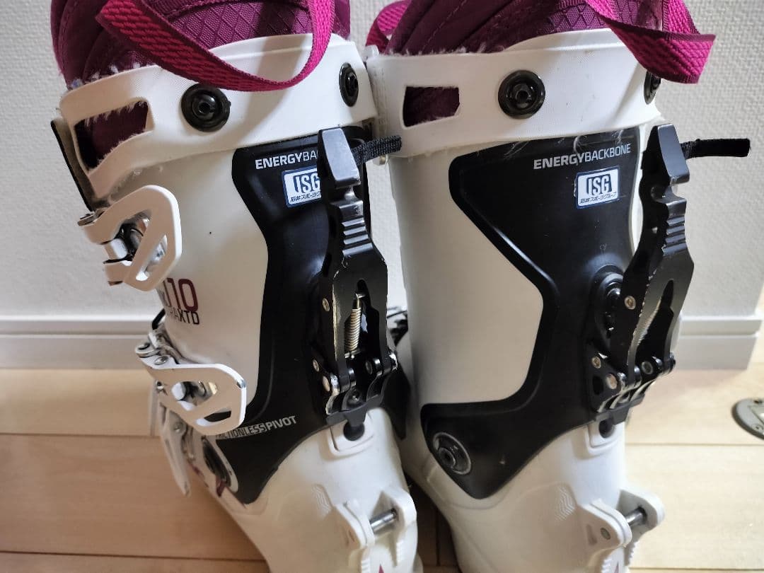 アトミック HAWX 110 ULTRA XTD 23.5cmTLTスキーブーツ