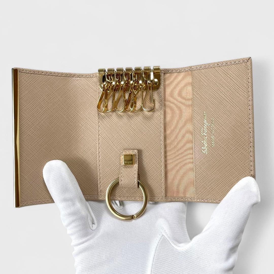 未使用✨Salvatore Ferragamo ガンチーニ 6連キーケース 箱付