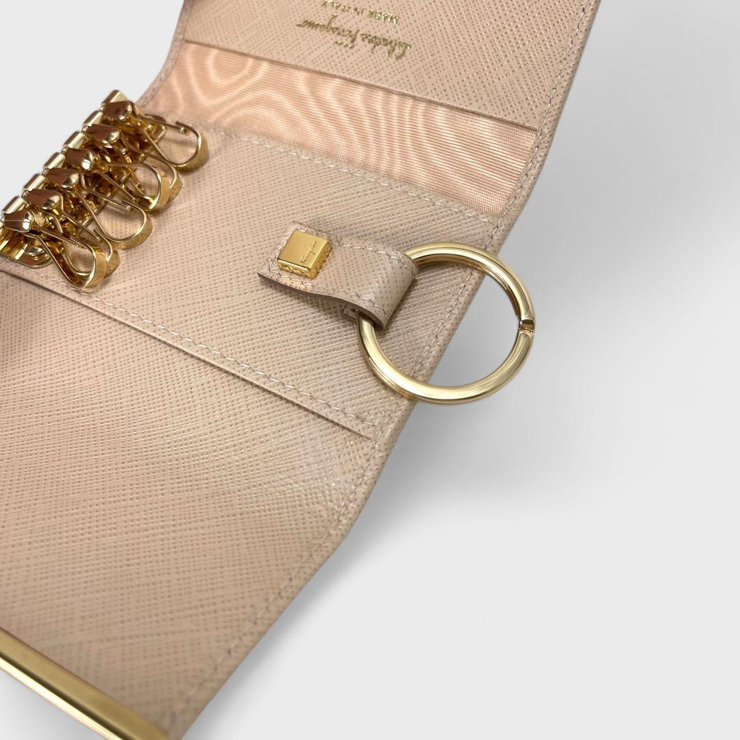 未使用✨Salvatore Ferragamo ガンチーニ 6連キーケース 箱付