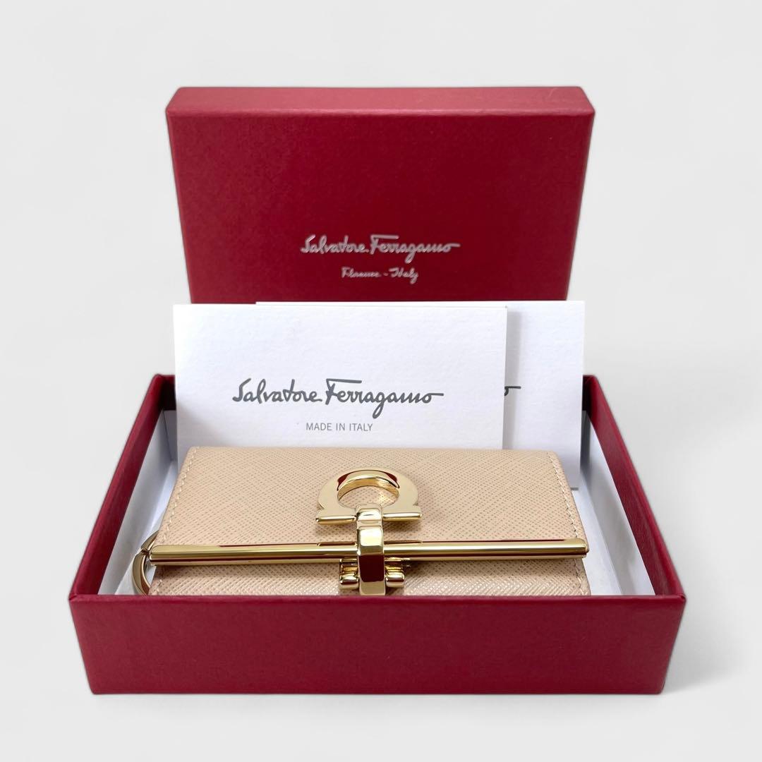 未使用✨Salvatore Ferragamo ガンチーニ 6連キーケース 箱付