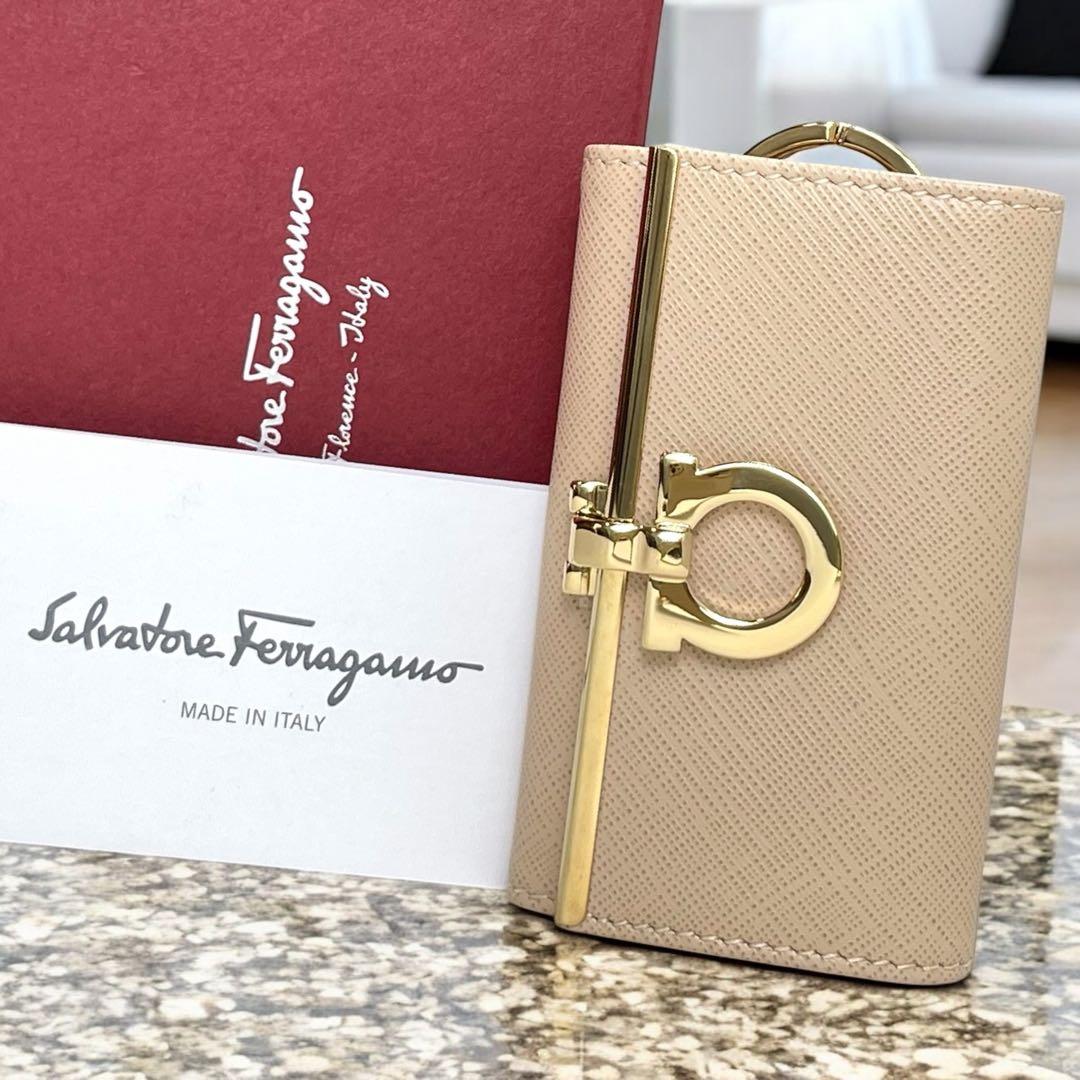 未使用✨Salvatore Ferragamo ガンチーニ 6連キーケース 箱付
