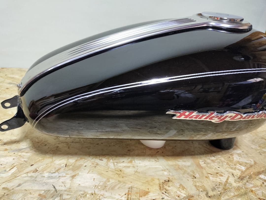 スポーツスター 純正タンク17L（4.5gal）XL883・1200共通