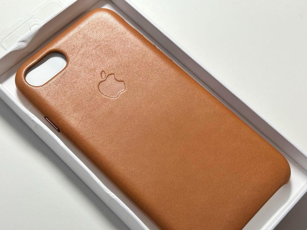 【新品】純正 iPhone 7 / 8 / SE レザーケース・サドルブラウン①