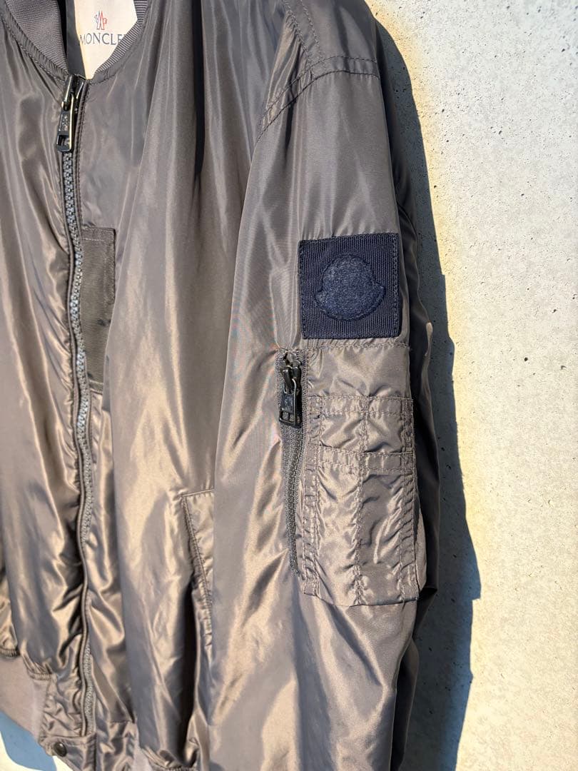 モンクレール MA1アウター