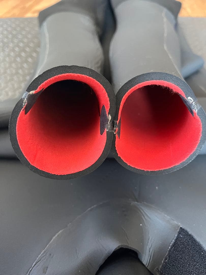 専用中！セミドライ fellowウェットスーツ ブラック Ｌ