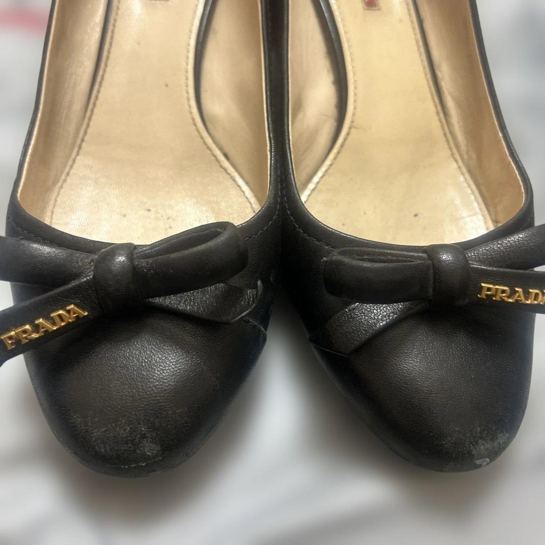 プラダ　ローヒールパンプス