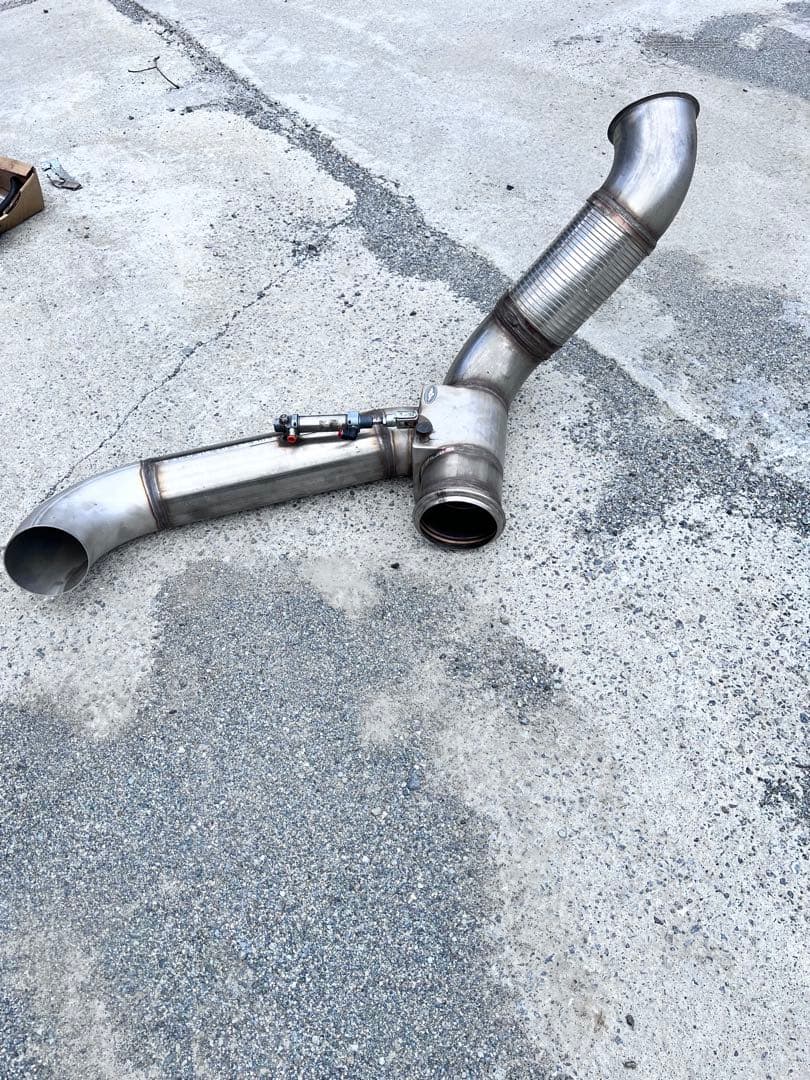 現行スカニアV型用　 ステンレス製エキゾーストパイプとコントロールユニット