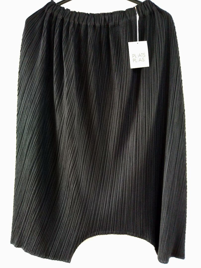 プリーツプリーズ サルエルパンツ　黒　ブラック　イッセイミヤケ