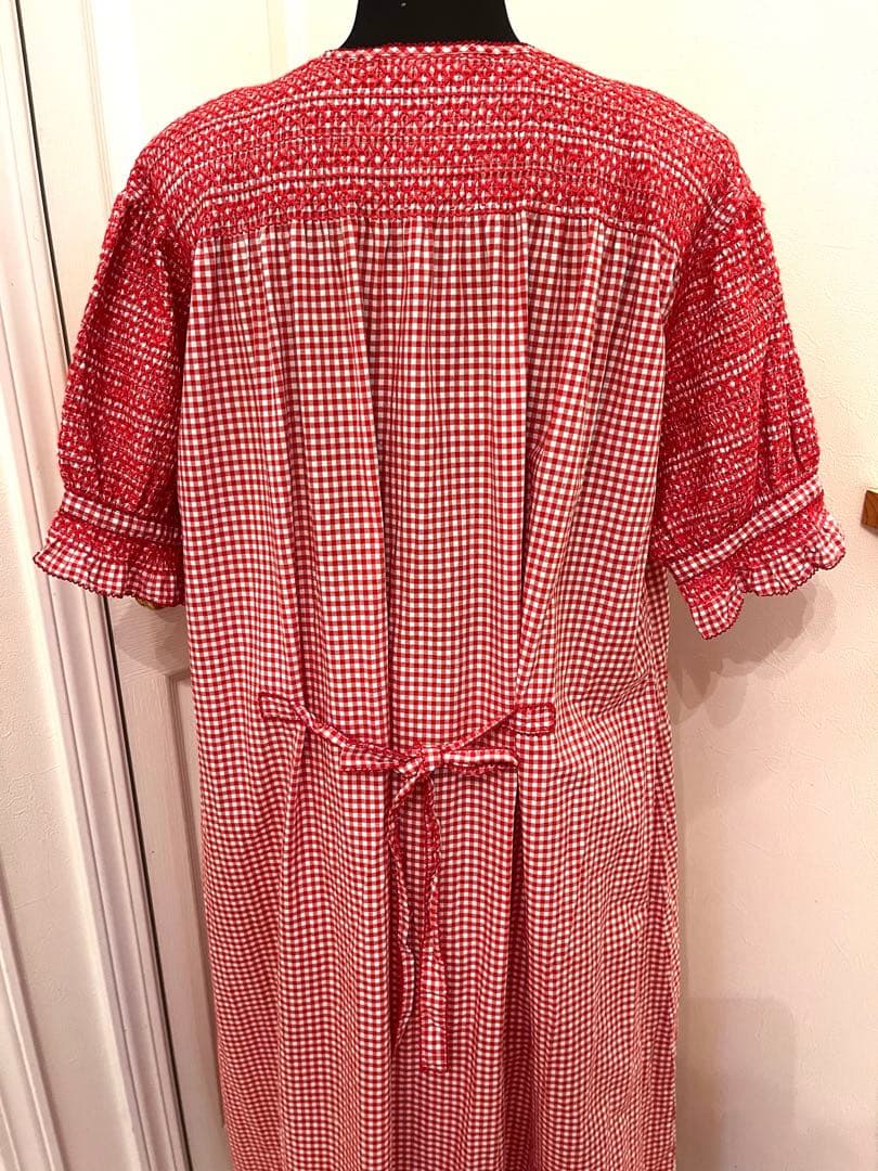 ワンダフルワールド　スモッキングワンピース