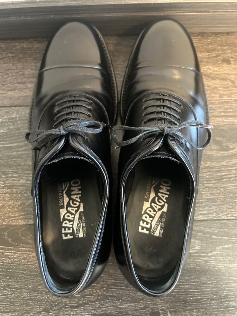 値下げ！！！フェラガモ　レザーシューズ　ストレートチップ　黒　6.5