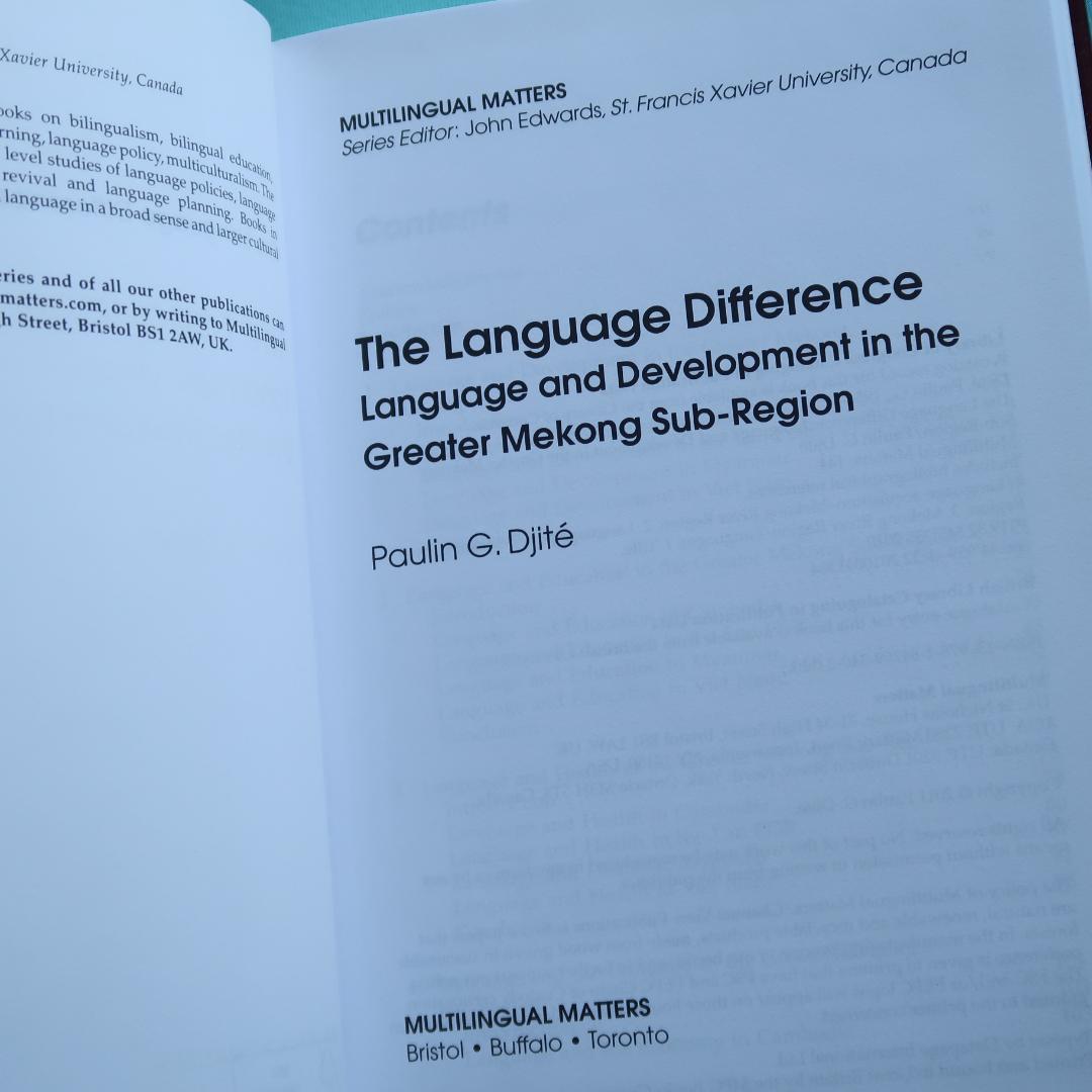 セール！ 洋書　The Language Difference　社会言語学