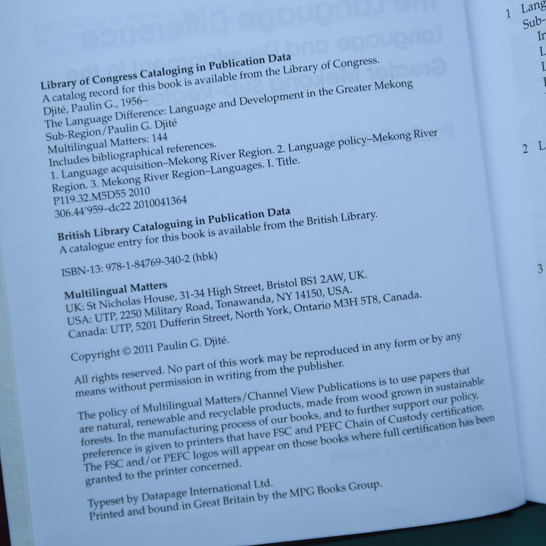 セール！ 洋書　The Language Difference　社会言語学