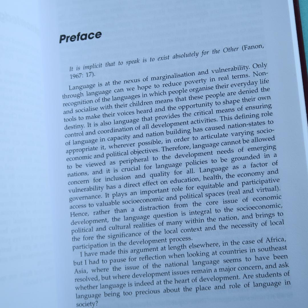 セール！ 洋書　The Language Difference　社会言語学