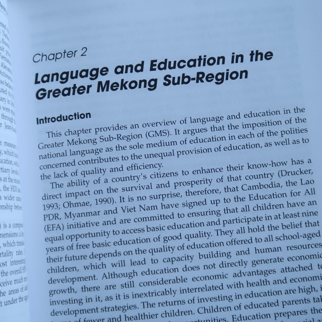 セール！ 洋書　The Language Difference　社会言語学