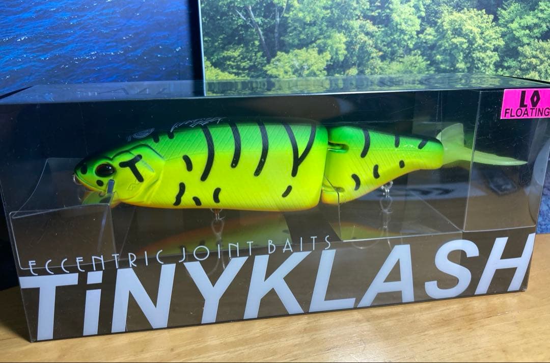 TiNYKLASH Lo 限定カラー　ビレッジタイガー　タイニークラッシュ