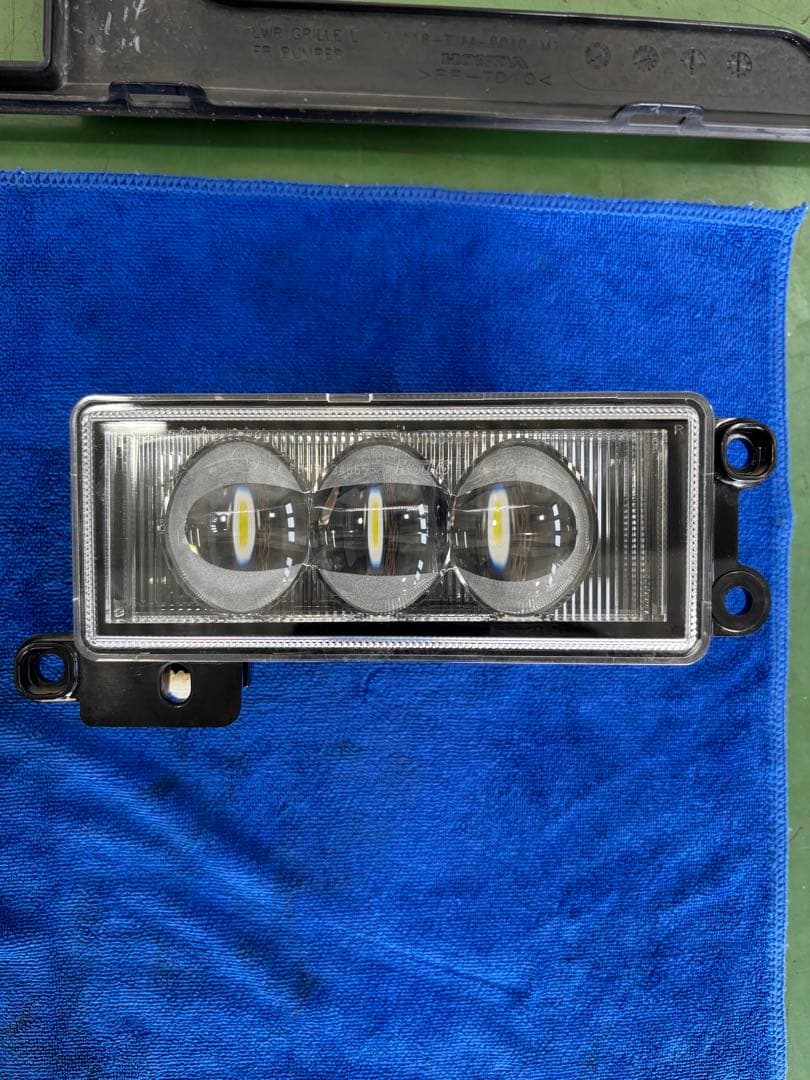 ホンダ n-van フロントバンパーガーニッシュとLEDライトセット