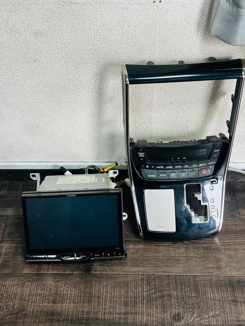 Alpine カーナビ EX1000 大型ディスプレイ 動作品