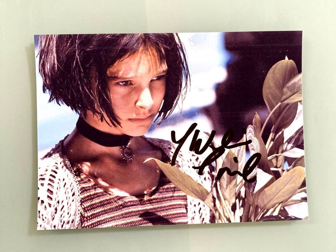 セール中…ナタリー・ポートマン直筆サイン入り2Lサイズ写真…