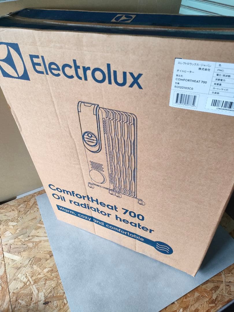 開封済み未使用★エレクトロラックス オイルヒーター EO12D102C0