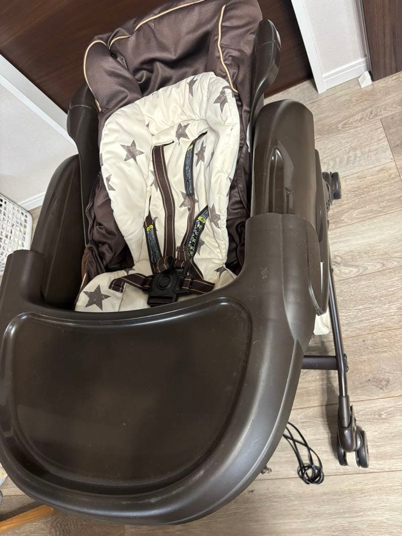 美品　Combi コンビネムリラ 電動ハイローチェア