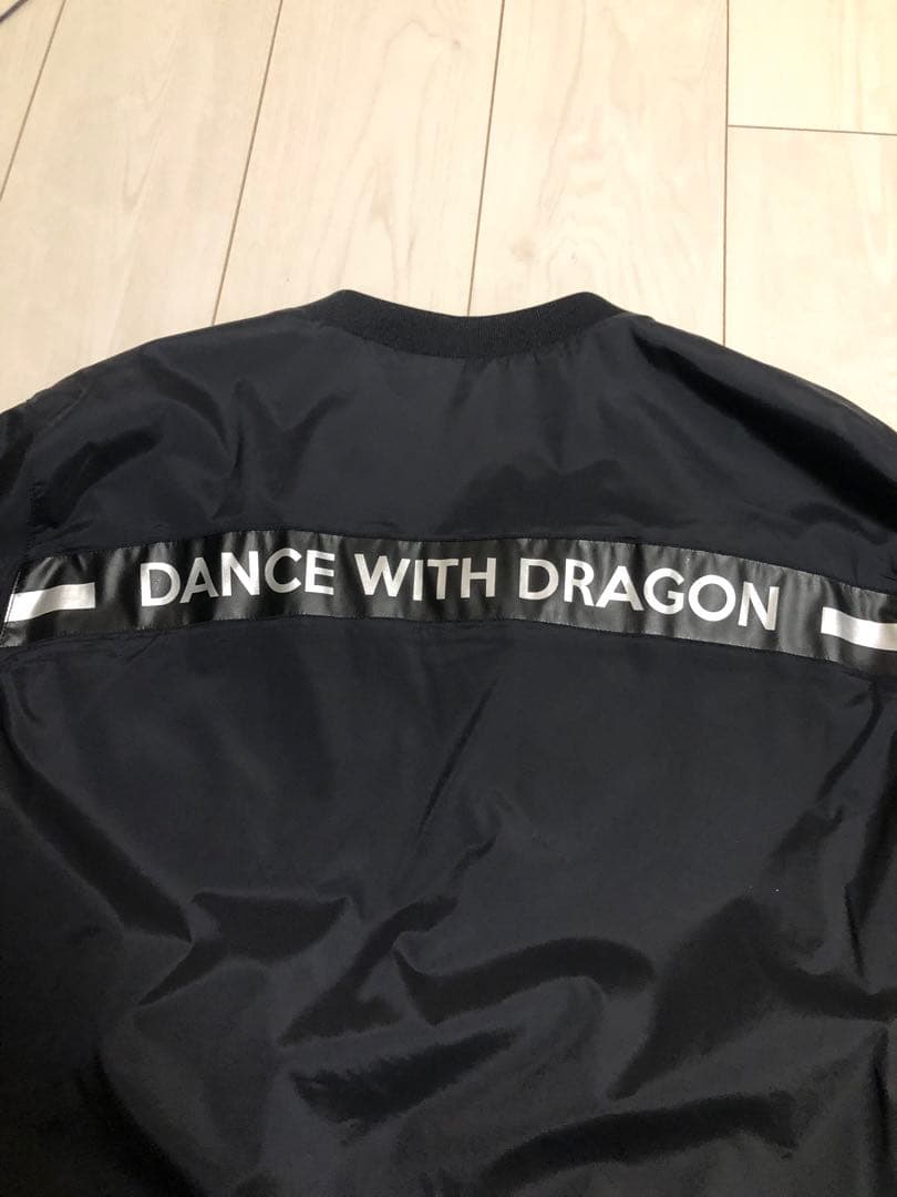 ダンスウィズドラゴン Vネック ブルゾン　ナイロン　アウター　ブラック　スニード