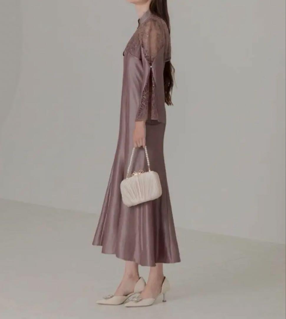 【新品】 Leja リーフ刺繍と光沢感のある生地が切替になったデザインのドレス