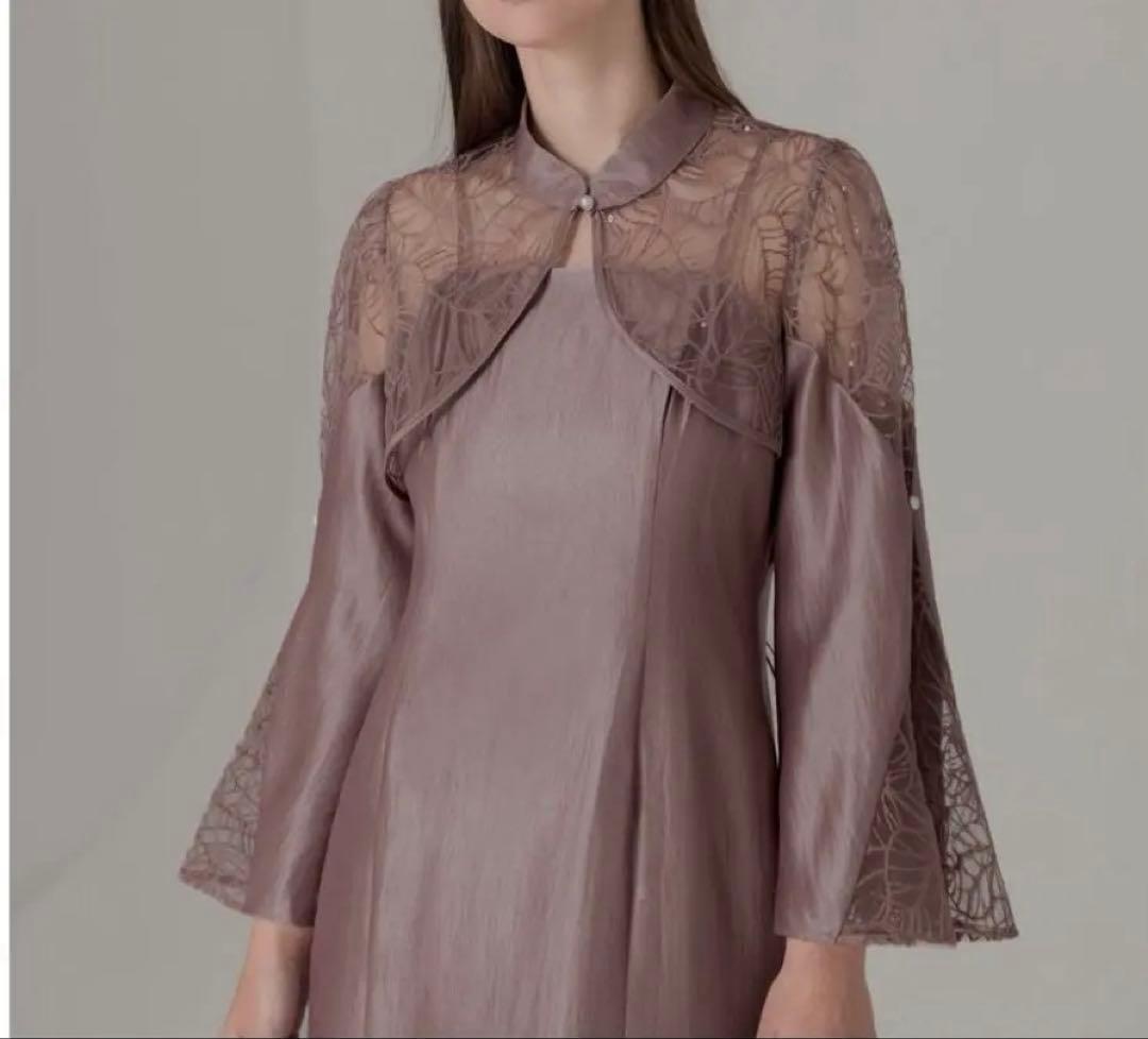 【新品】 Leja リーフ刺繍と光沢感のある生地が切替になったデザインのドレス