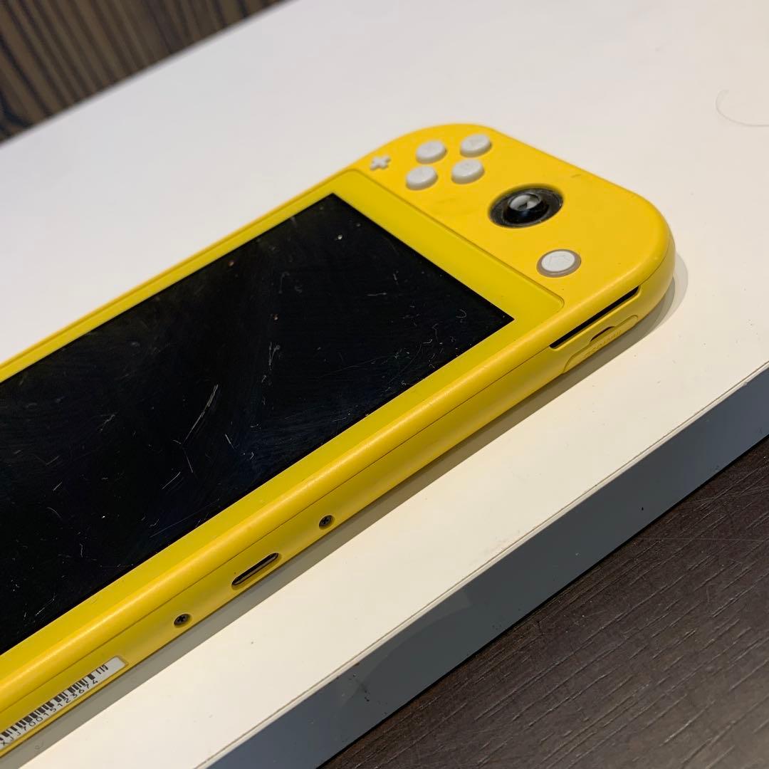 Nintendo Switch Light イエロー　ジャンク品