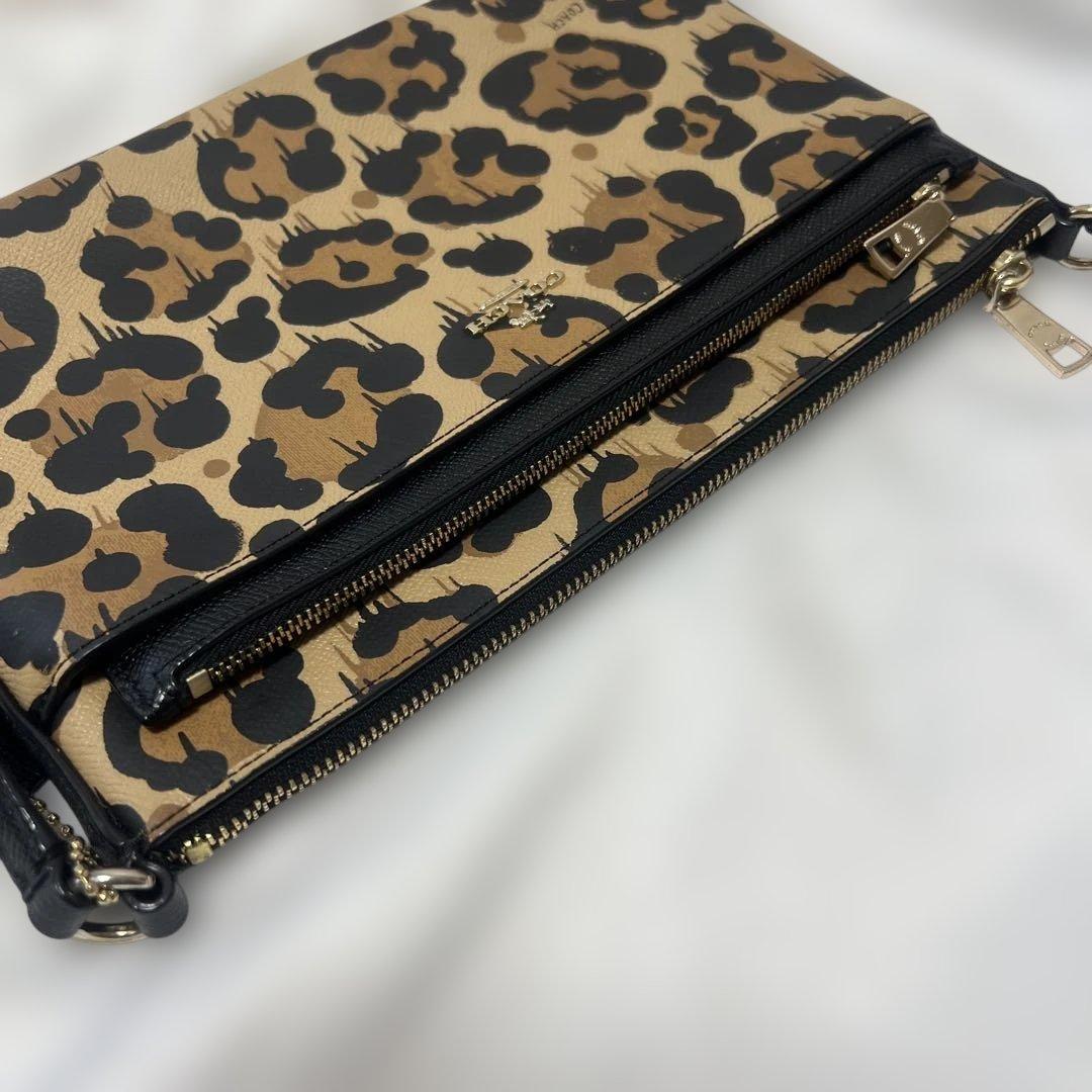 【安心の鑑定あり】コーチ　ショルダーバッグ クロスボディ　レオパード　ヒョウ柄