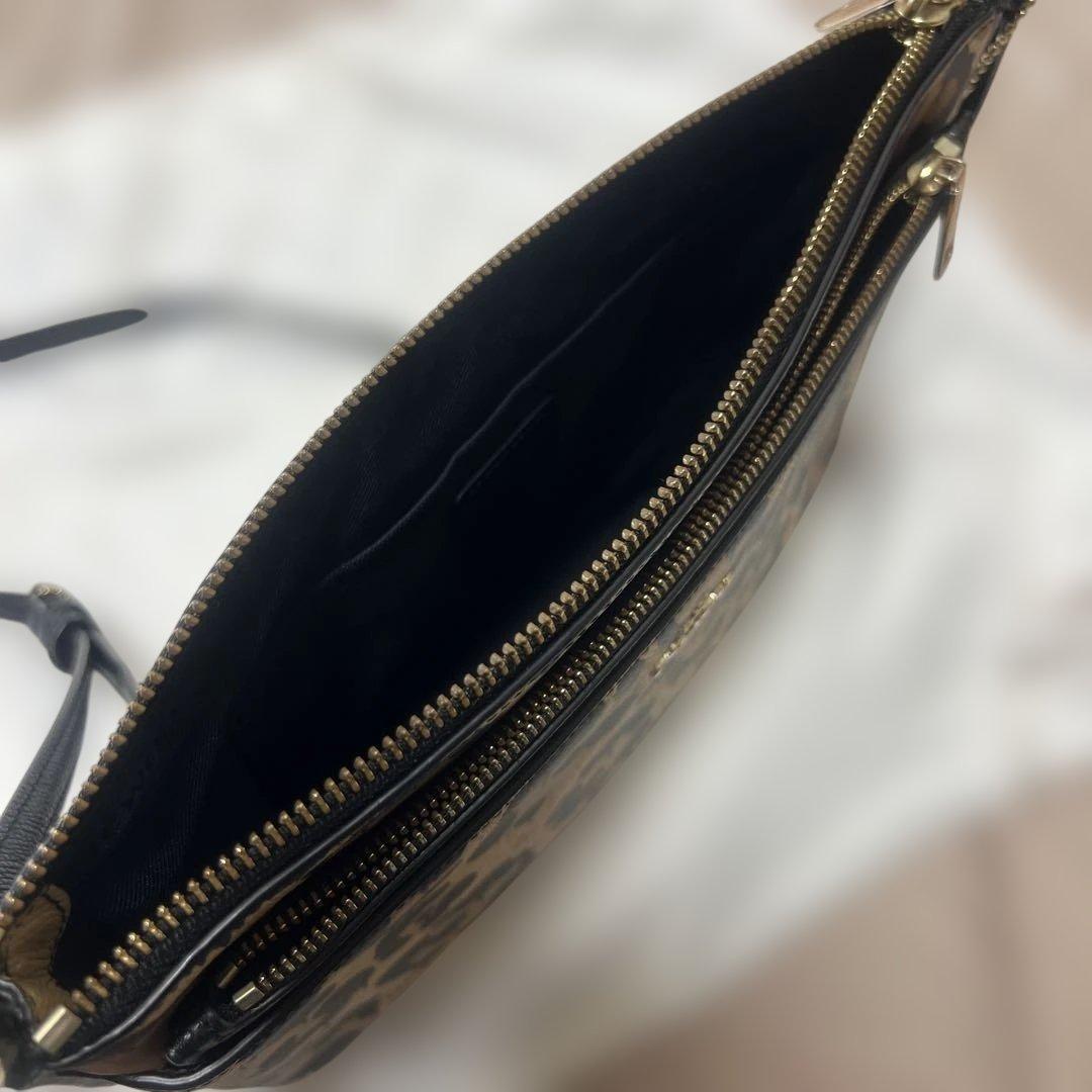 【安心の鑑定あり】コーチ　ショルダーバッグ クロスボディ　レオパード　ヒョウ柄