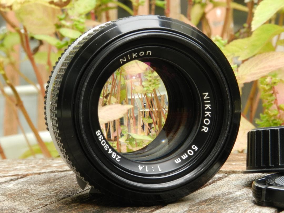 年末特価　極美品　Nikon Nikkor 50mm f/1.4 レンズ　ニコン