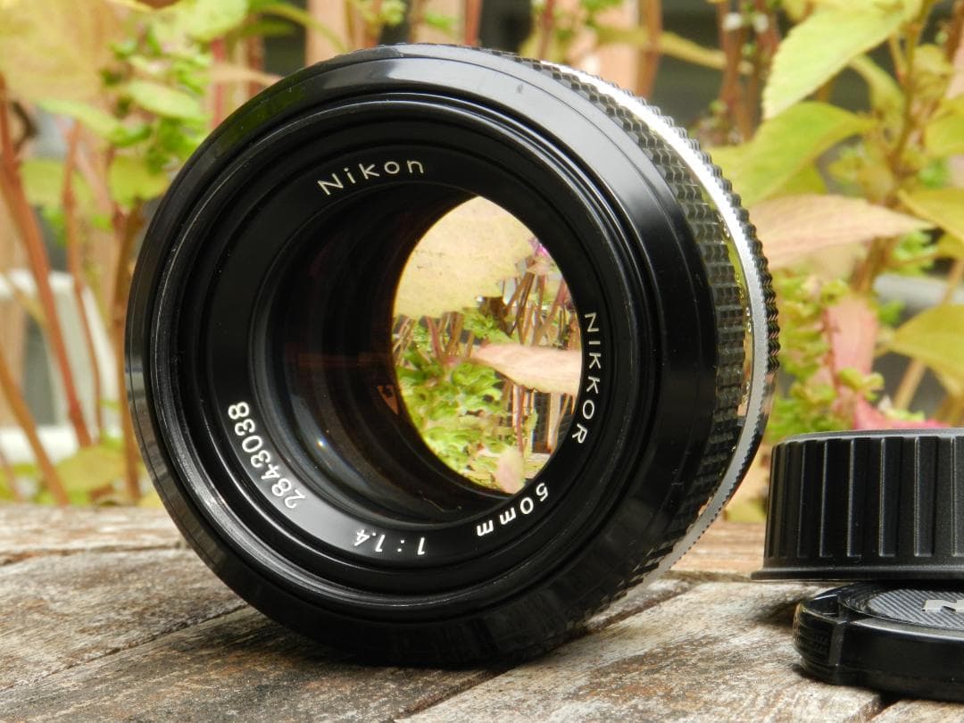 年末特価　極美品　Nikon Nikkor 50mm f/1.4 レンズ　ニコン