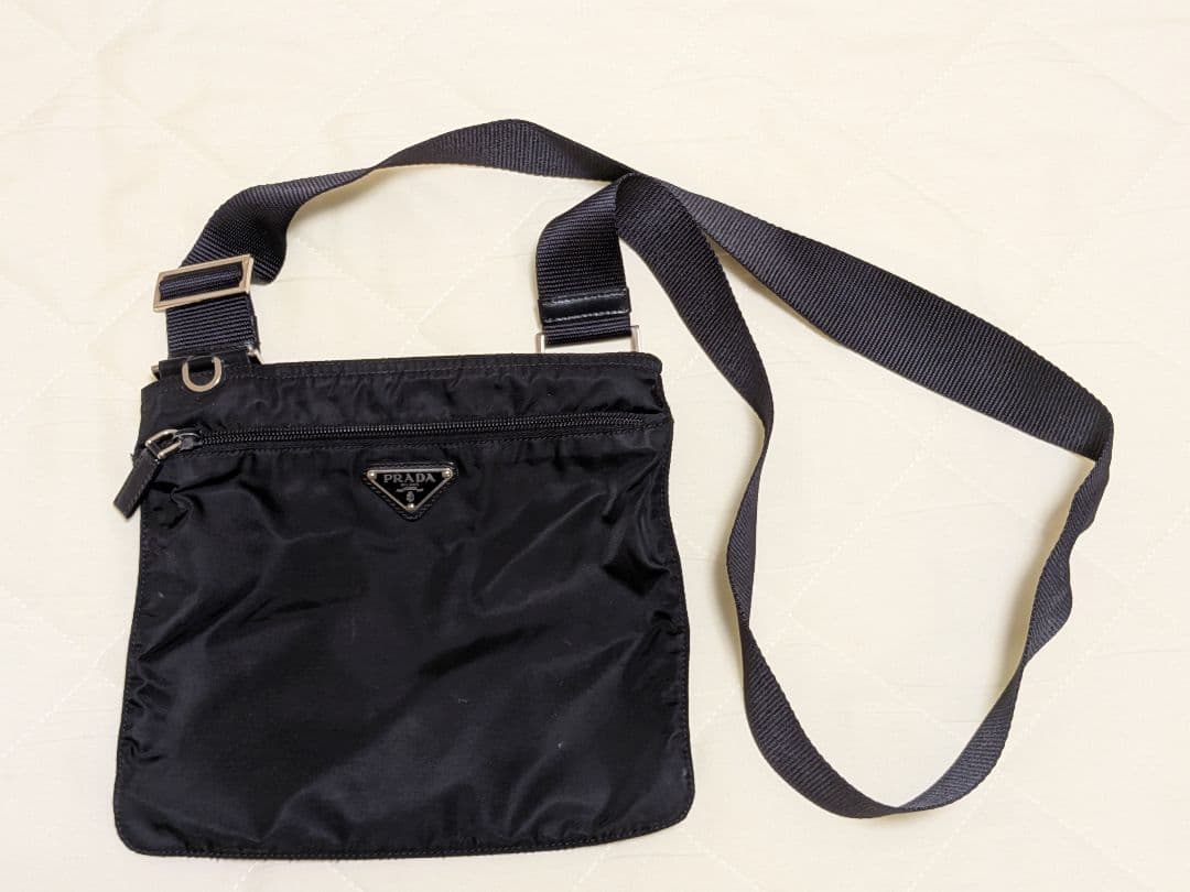 PRADA プラダ ナイロン ショルダーポーチ ブラック サコッシュ