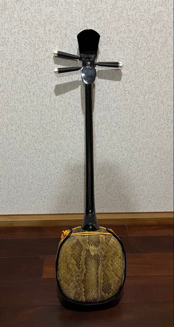 3*e様 三線 蛇皮 金糸刺繍