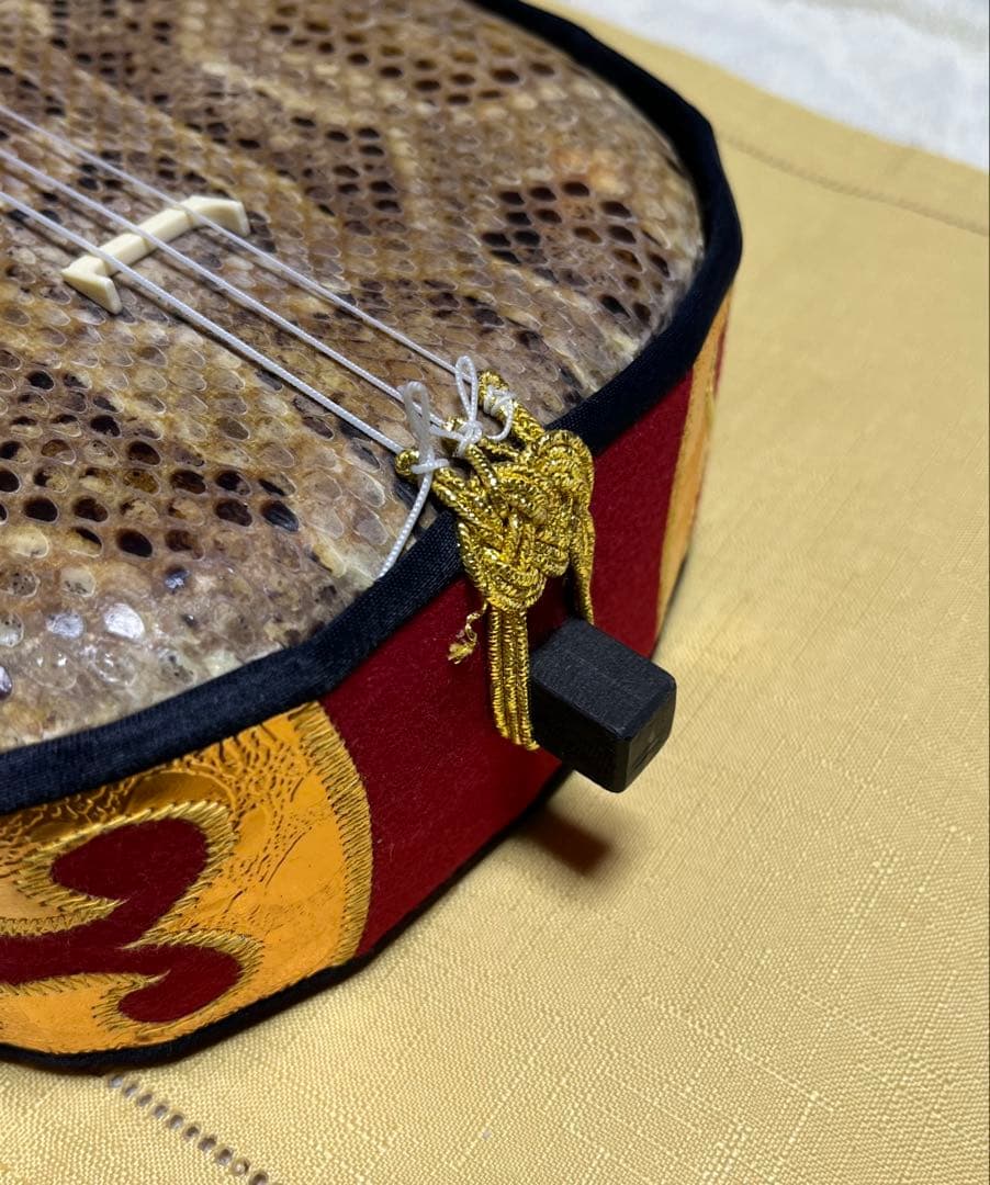 3*e様 三線 蛇皮 金糸刺繍