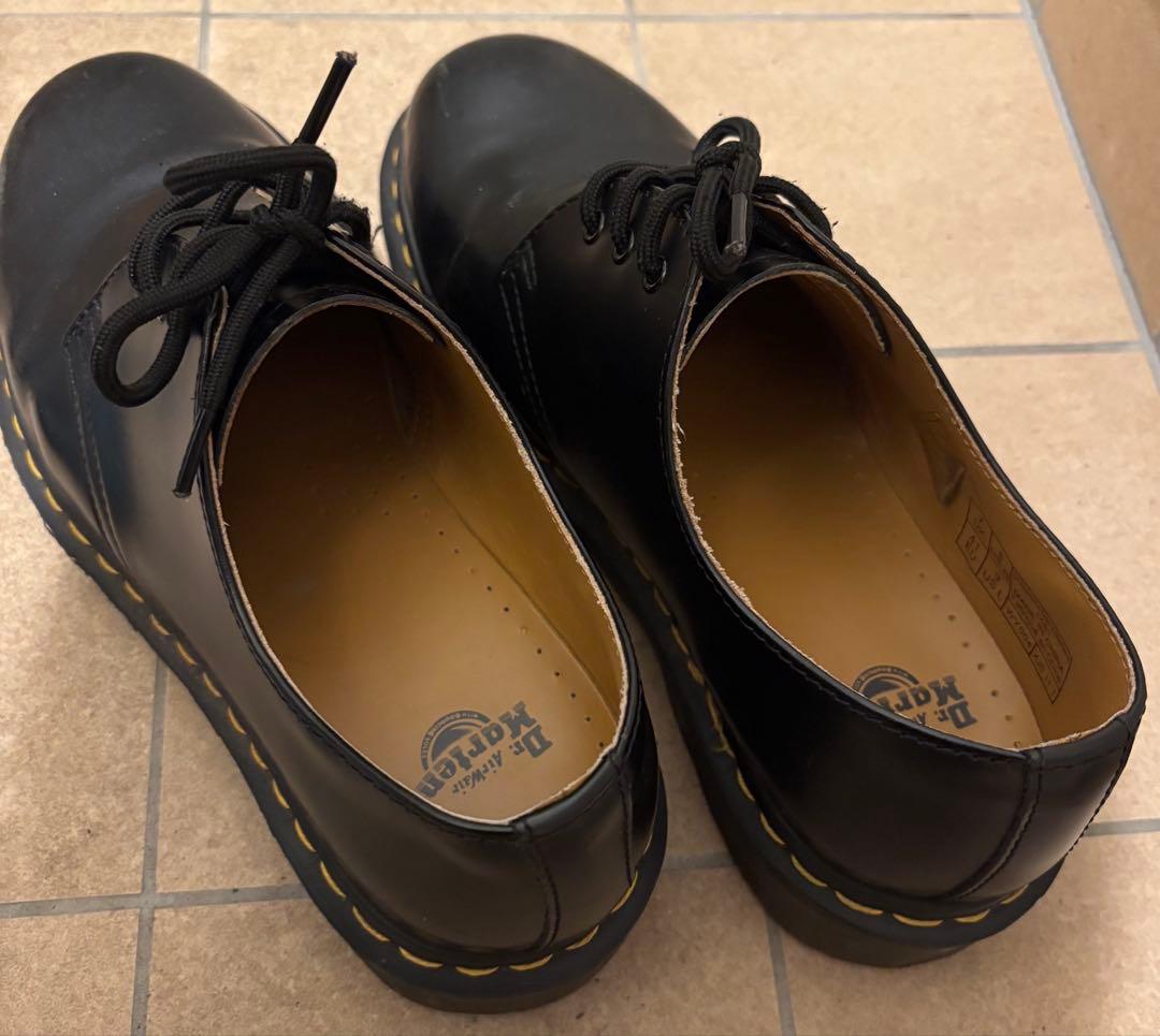 Dr. Martens 3ホール ブラックレザー シューズ