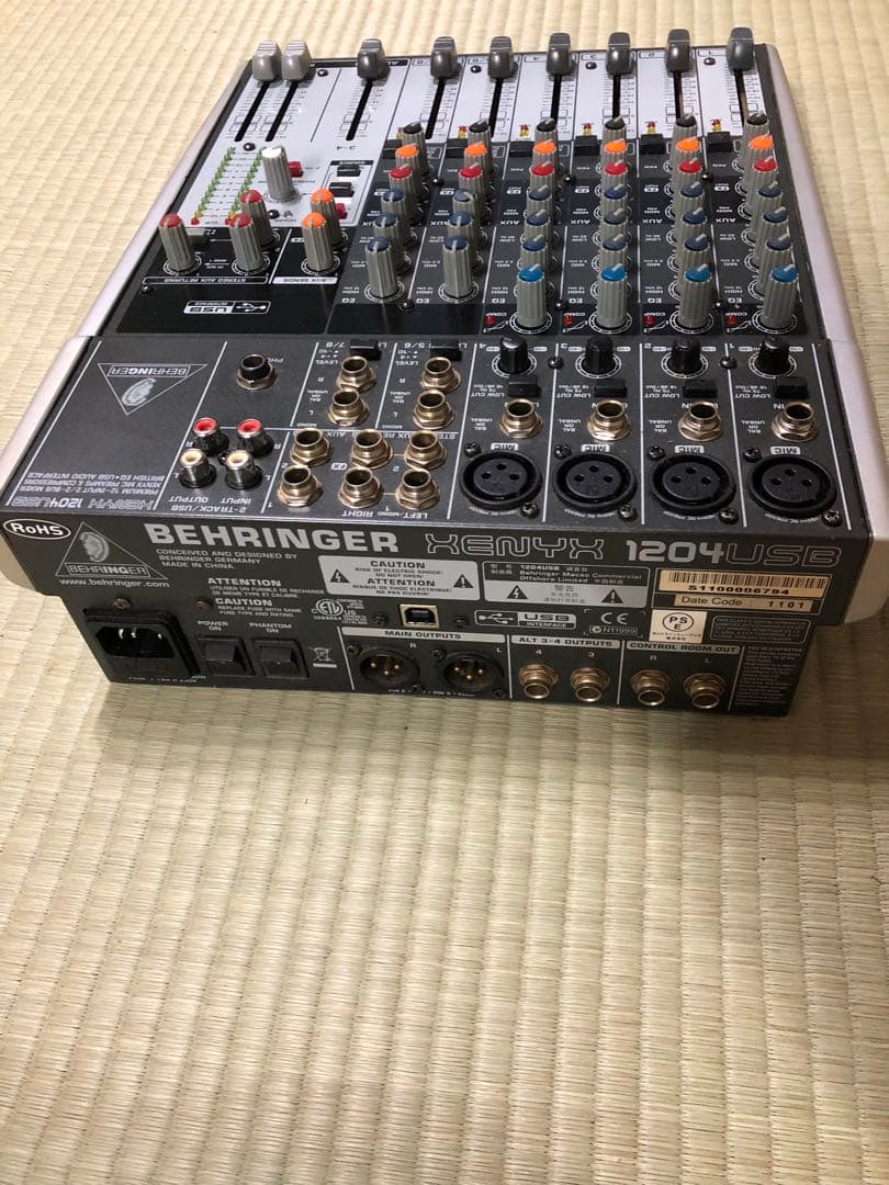 BEHRINGER XENYX 1204USB アナログミキサー