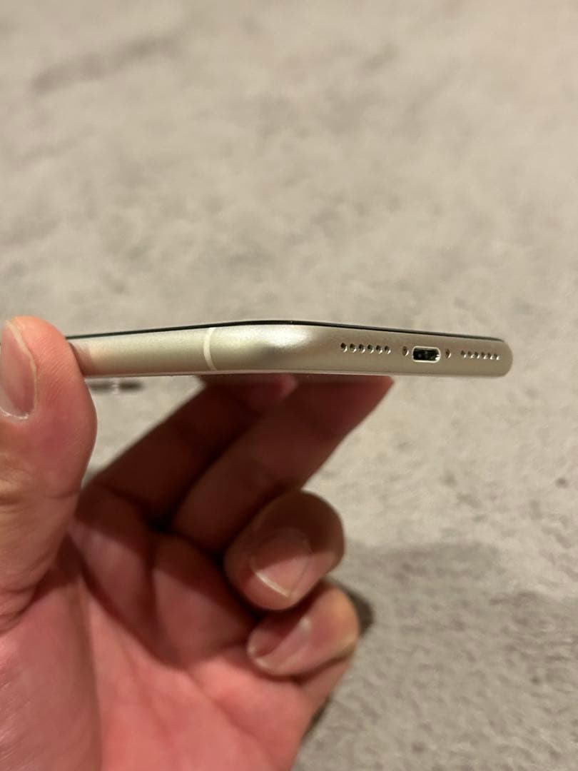 iPhone 11 64㎇　ホワイト　iFace付