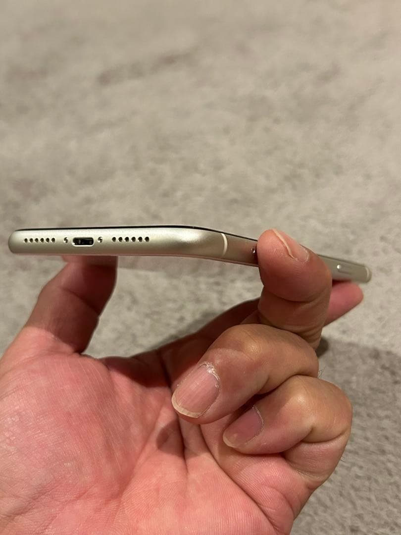 iPhone 11 64㎇　ホワイト　iFace付