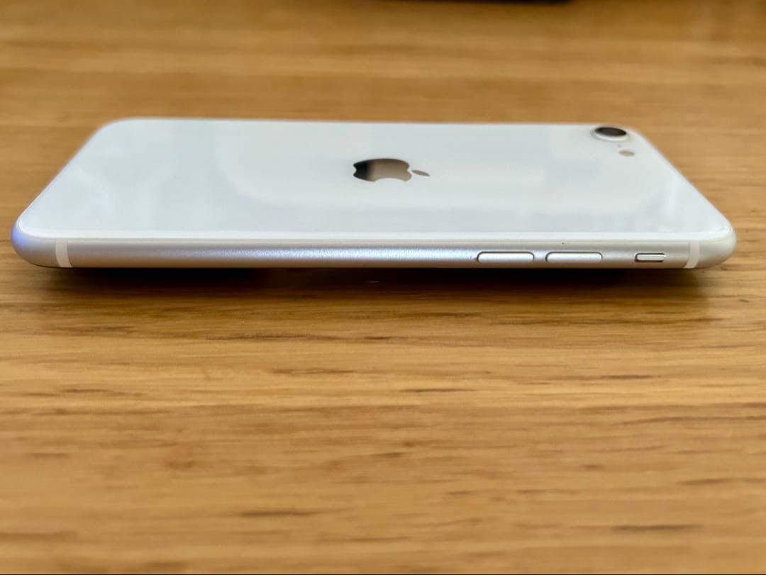 Apple iPhoneSE第2世代 ホワイト 美品 ネットワーク利用制限確認済