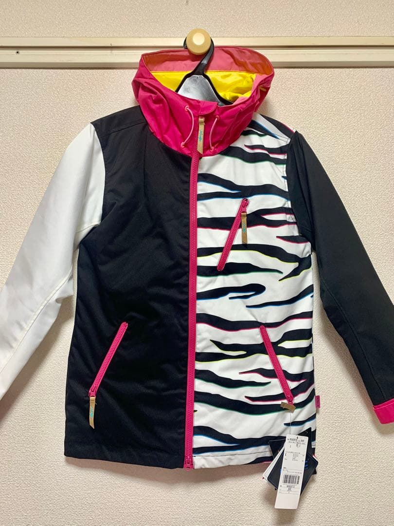 フェニックスX-NIX スキースノボウェアウィンタースポーツ用ジャケットとパンツ