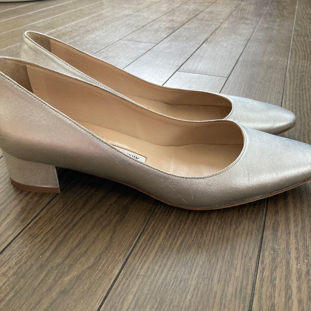 MANOLO BLAHNIK LISTONYシルバー