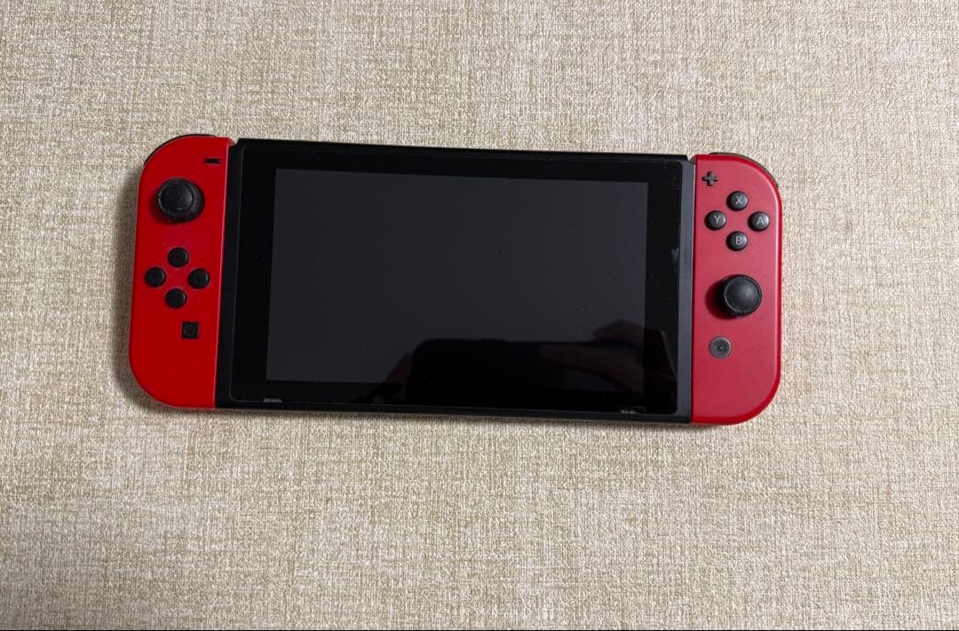 か*ず様 Nintendo Switch 本体 赤