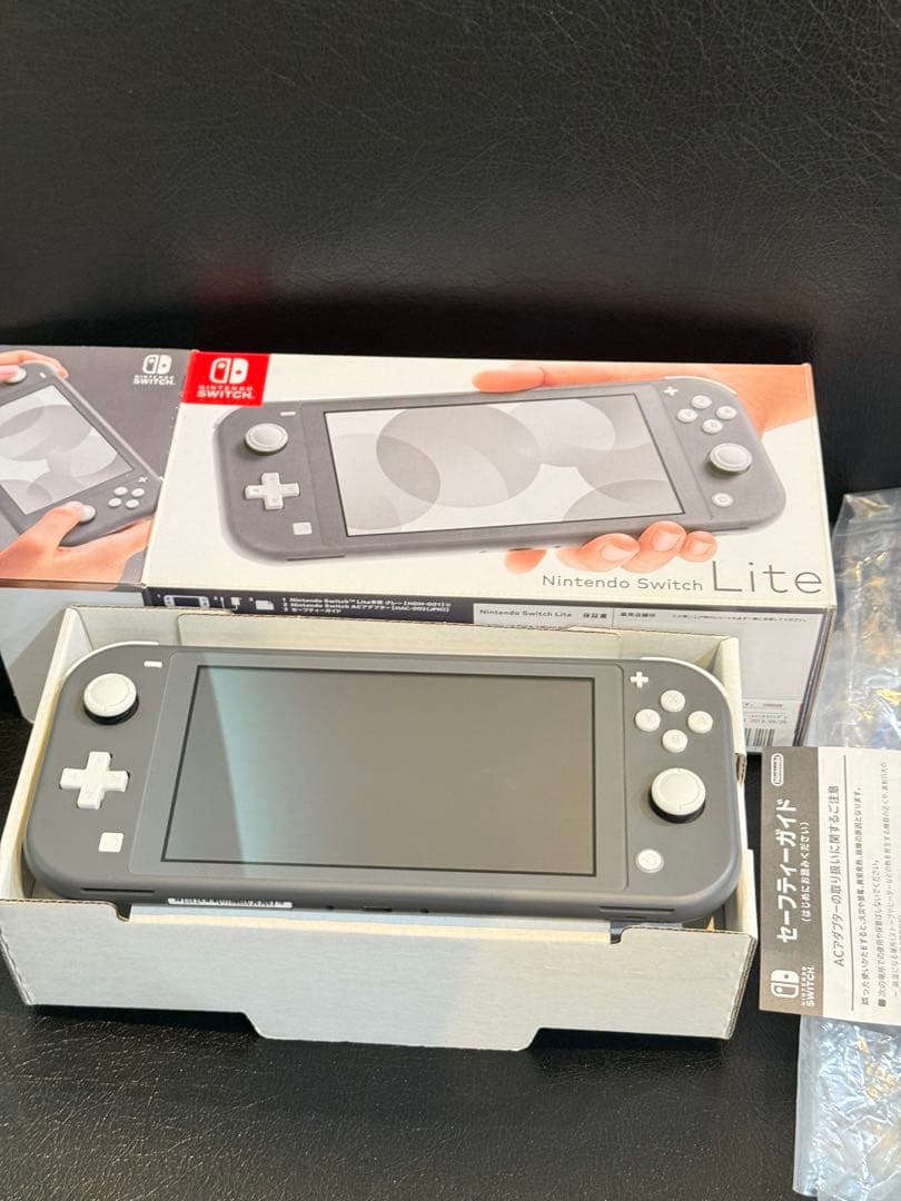 任天堂Nintendo Switchライトグレーカラー